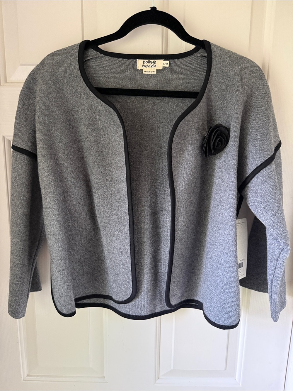 NWT MOLLY BRACKEN GRAY OPEN-FRONT SWEATER CARDIGAN /BLACK TRIM/FLOWER PIN/SM-MED